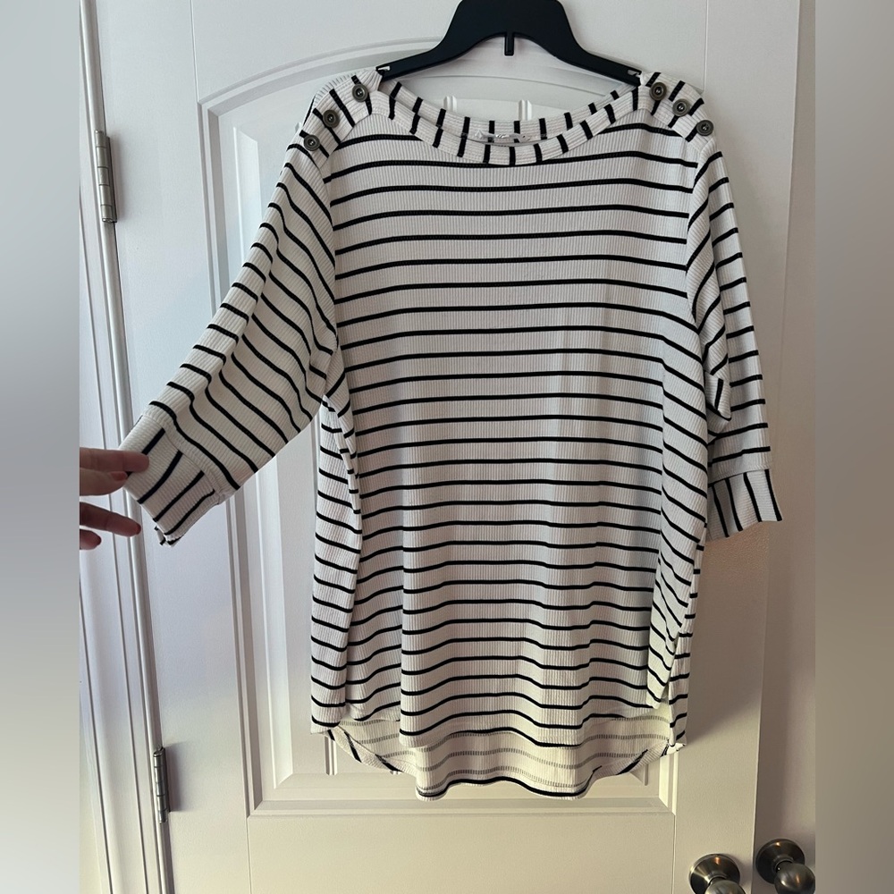 Black and White long Tunic size 1X